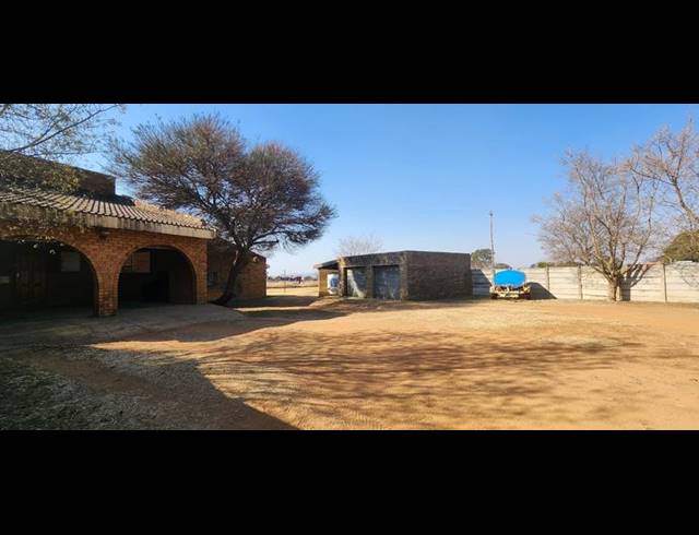 5 BEDROOM HOUSE FOR SALE IN OOSTER AH